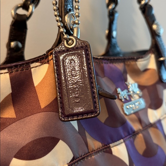 Coach Madison East West Chain Link Signature Tote - Picture 3 of 10